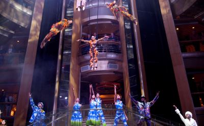 Royal Caribbean Grandeur of the Seas Centrum Wow show